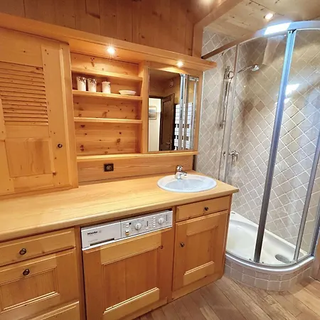 Appartement 2 Pièces, 4 Couchages, - à 400m Des Remontées Mécaniques, Balcon Et Parking Inclus - Fr-1-597-169